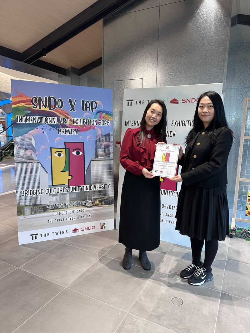 Certificate presentation, Hong Kong